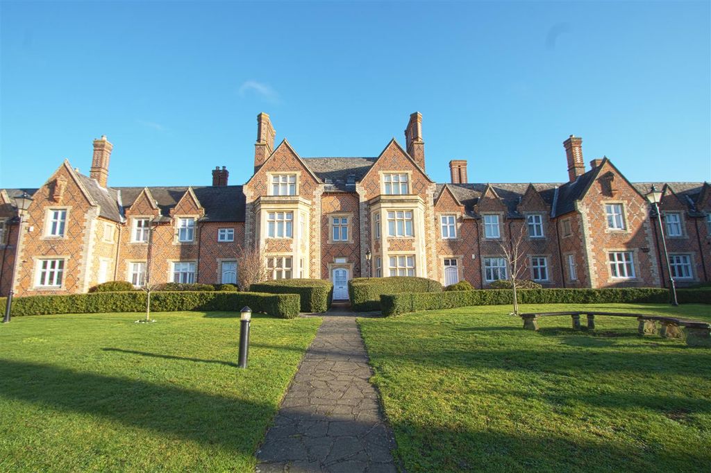 Additional image 4 of 2 bed flat for saleGrey Lady Place, Billericay CM11