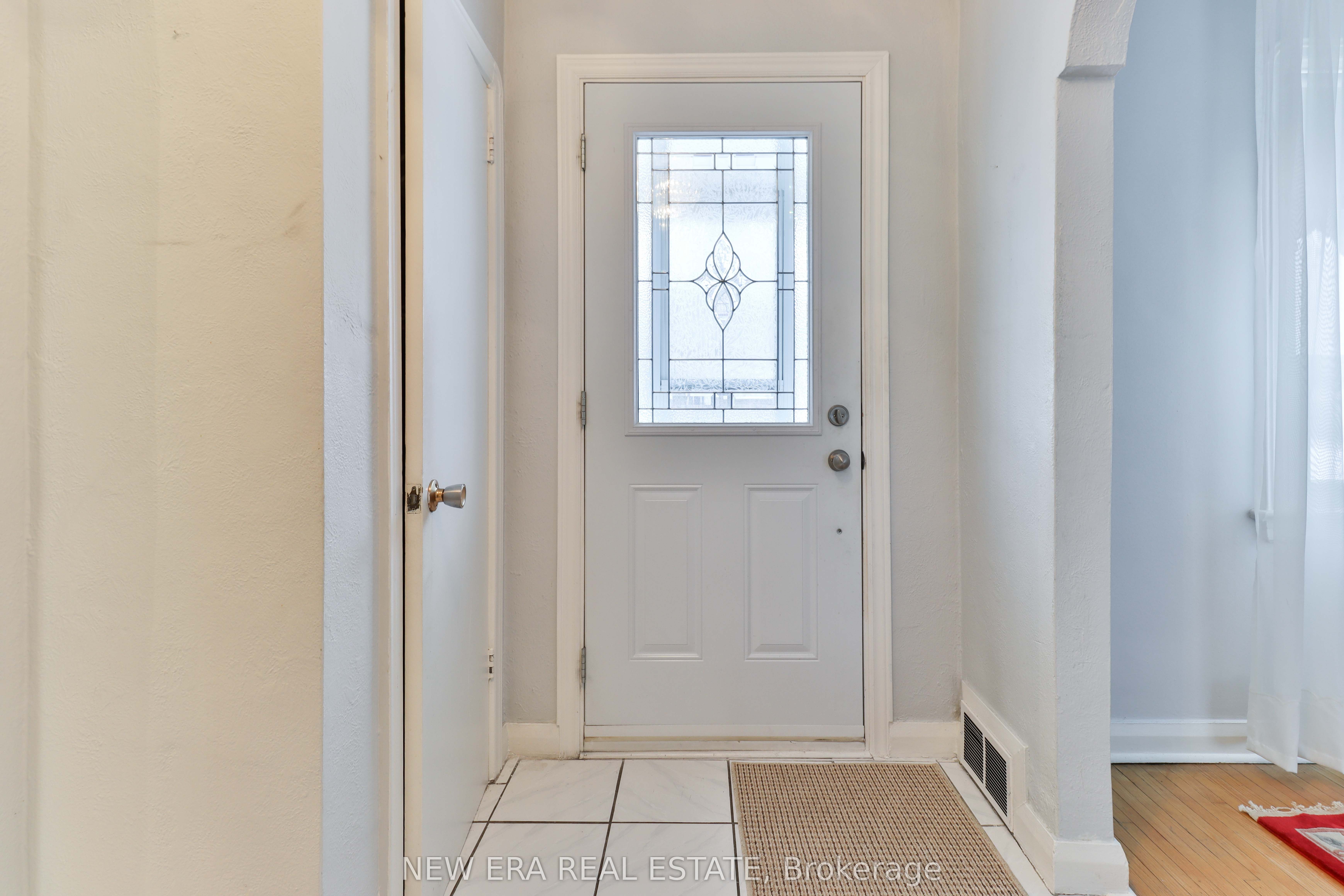 Additional image 3 of 27 Dell Park Avenue, Toronto, ON, M6B 2T5