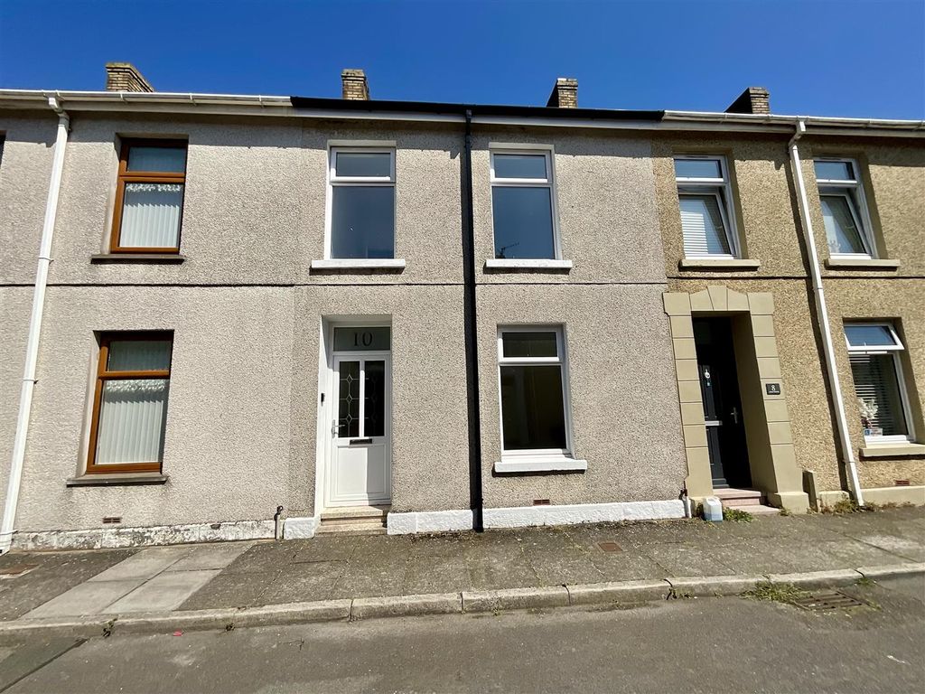 3 bed terraced house for saleAmos Street, Llanelli SA15