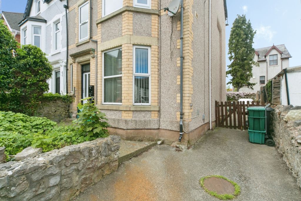 Additional image 6 of 2 bed flat for saleLlewelyn Road, Colwyn Bay, Conwy LL29