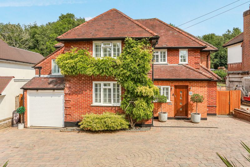 4 bed detached house for saleGreen Curve, Banstead SM7
