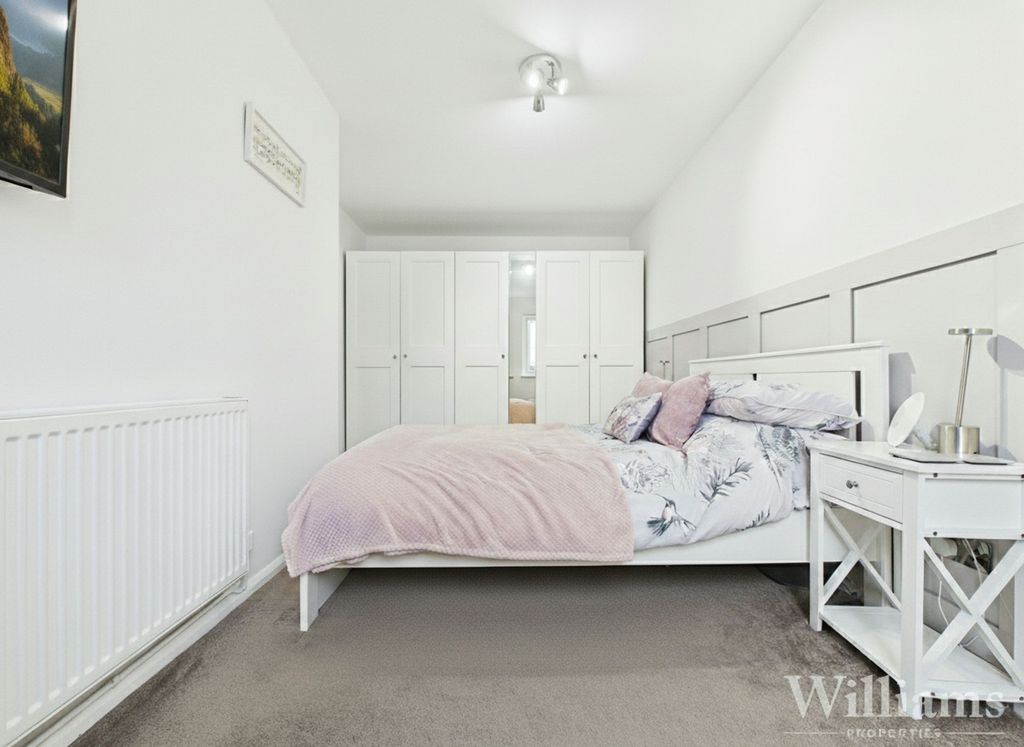 Additional image 9 of 3 bed flat for saleHannon Road, Aylesbury HP21