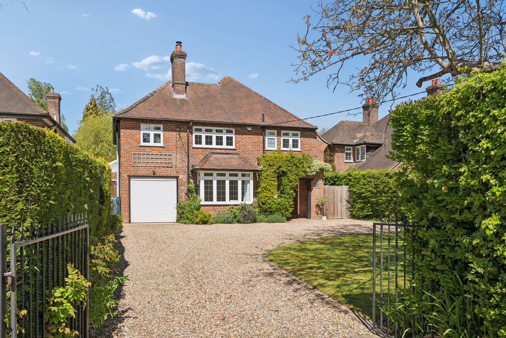 5 bed detached house for saleStanley Hill Avenue, Amersham HP7