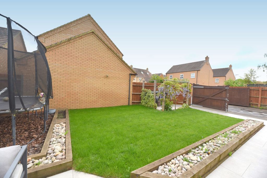 Additional image 33 of 5 bed detached house for saleDevon Drive, Biggleswade SG18