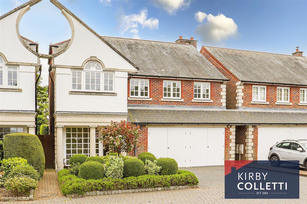 5 bed detached house for saleBroxbournebury Mews, Broxbourne EN10