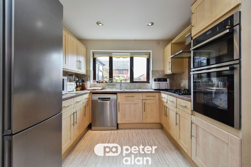 Additional image 4 of 4 bed detached house for saleCherry Court, Aberdare CF44