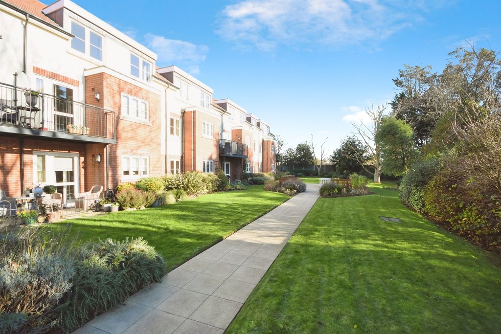 Additional image 13 of 1 bed flat for saleLaindon Road, Billericay CM12