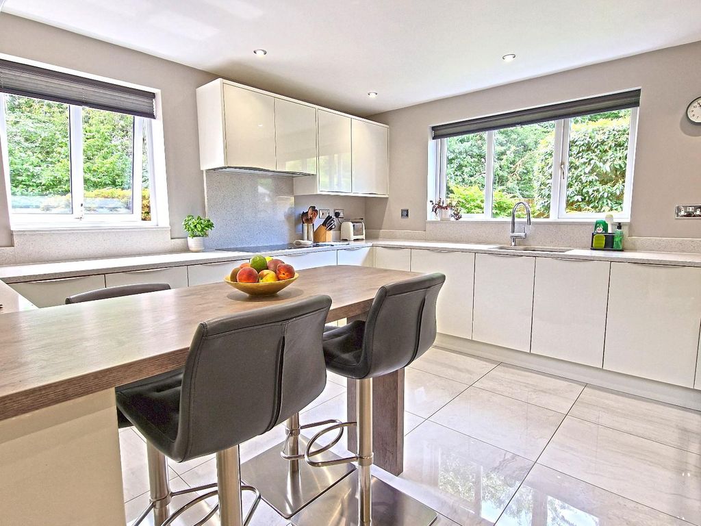 Additional image 3 of 4 bed detached house for salePrimrose Drive, Bicester OX26