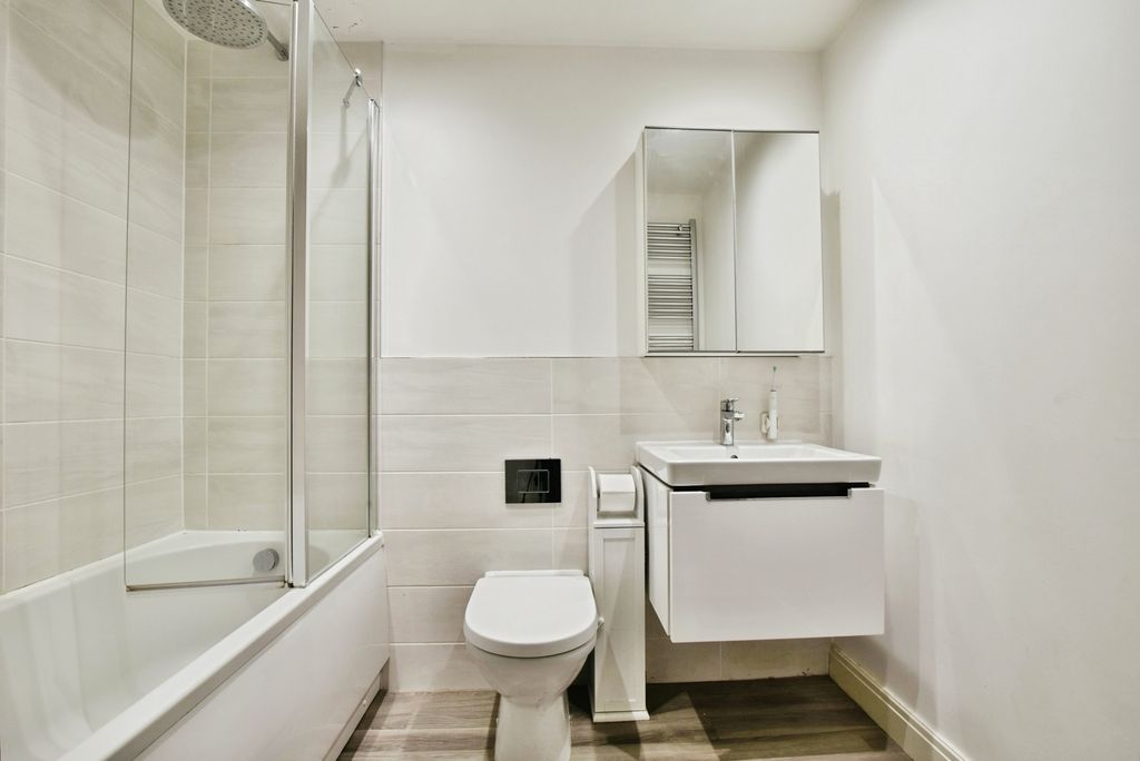 Additional image 10 of 2 bed flat for saleBaskerville Road, Altrincham, Greater Manchester WA14