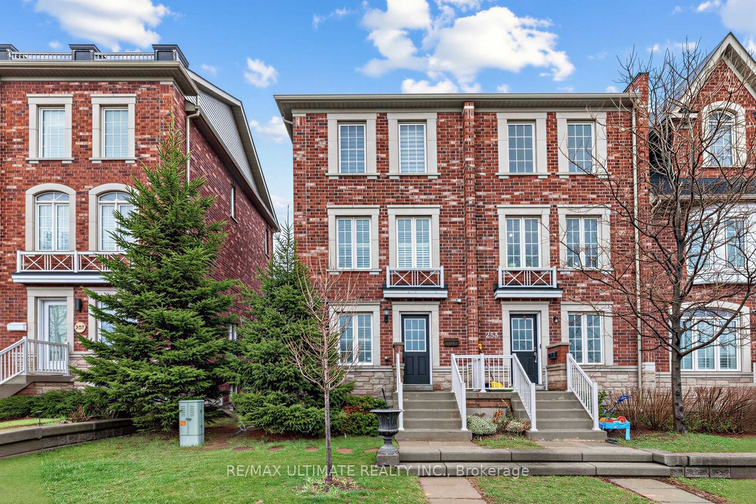 Additional image 3 of 255 Torbarrie Road E, Toronto, ON, M3L 0E2