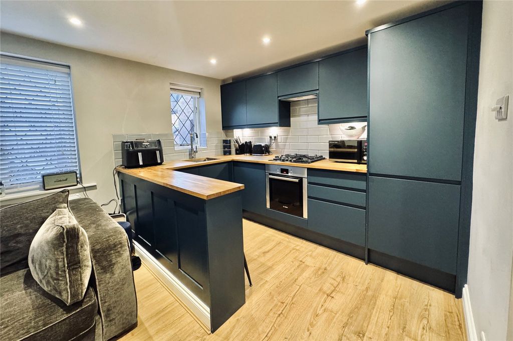 Additional image 5 of 1 bed maisonette for saleHorsebrass Drive, Bagshot, Surrey GU19