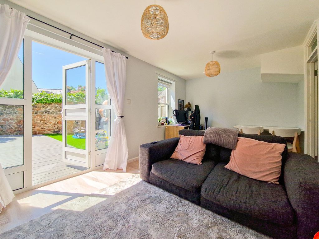 Additional image 3 of 2 bed property for sale27 Orchid Court, St Helier JE2
