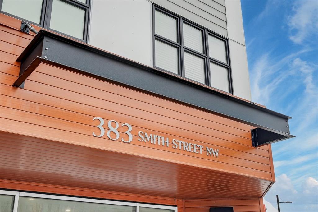 325-383 Smith Street NW, Calgary, AB, T3B 6J9