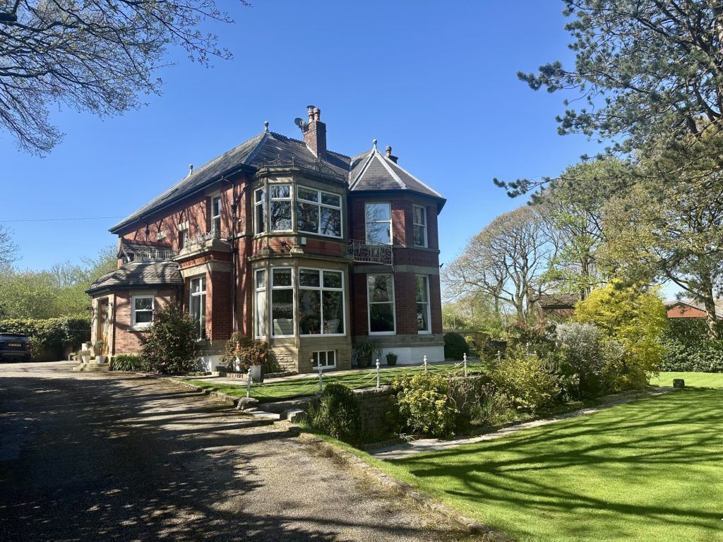 6 bed link detached house for saleHighfield, Belmont Road, Bolton BL1