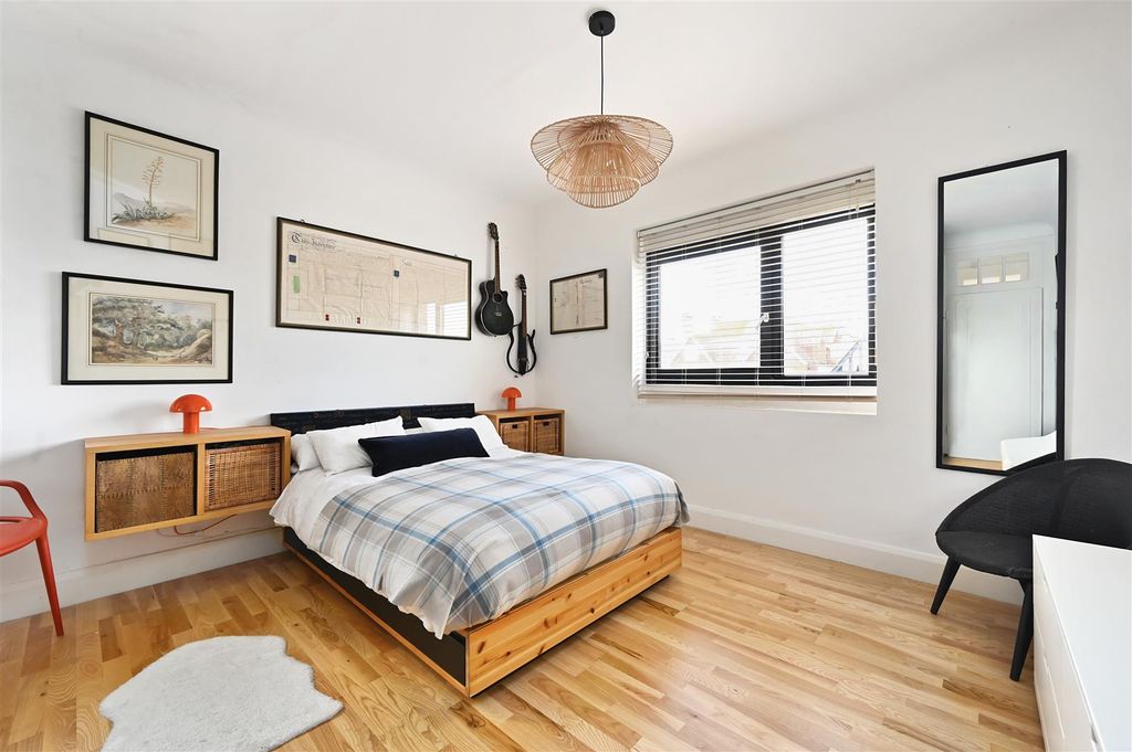Additional image 10 of 3 bed flat for saleDe La Warr Parade, Bexhill-On-Sea TN40