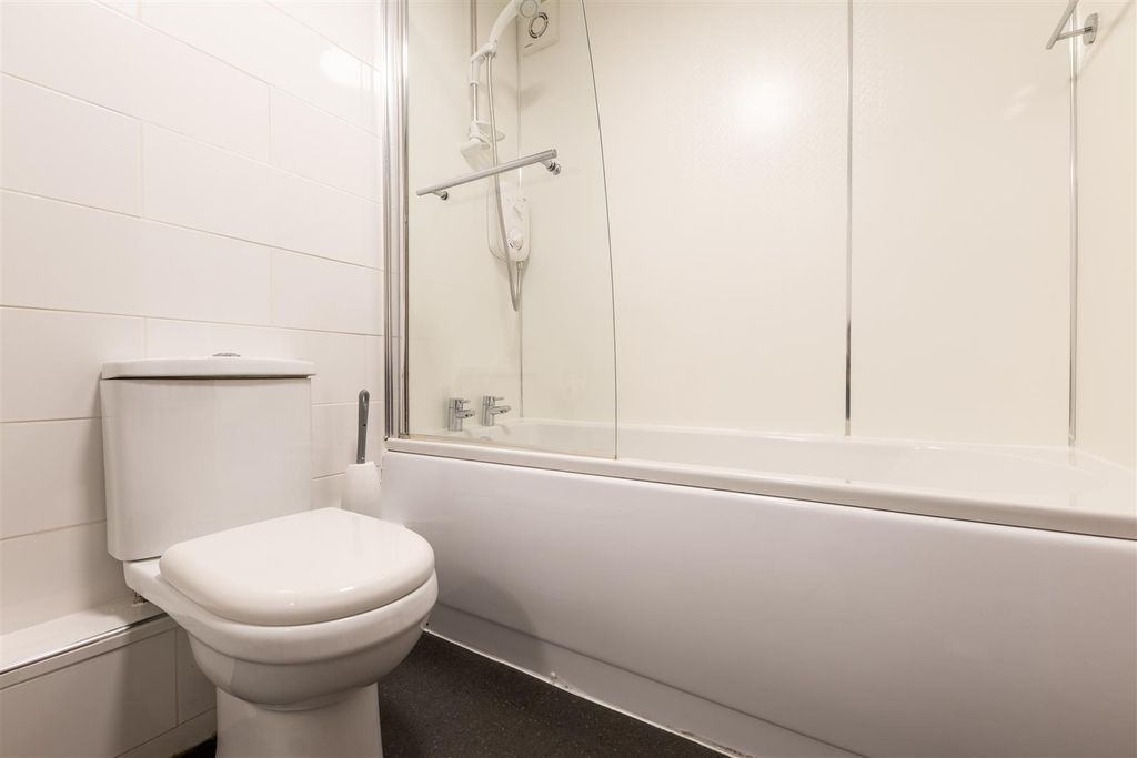 Additional image 8 of 2 bed flat for sale2 Connel Court, Ardconnel Street, Inverness IV2
