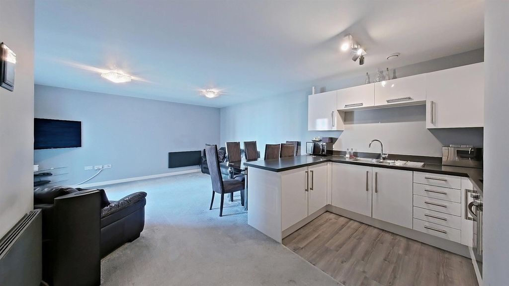 Additional image 3 of 2 bed flat for saleLittle Brights Road, Belvedere DA17