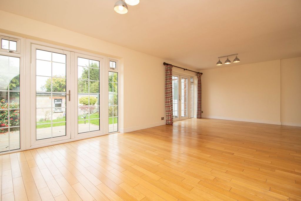 Additional image 10 of 4 bed link detached house for saleFoxleys, Carpenders Park, Watford WD19