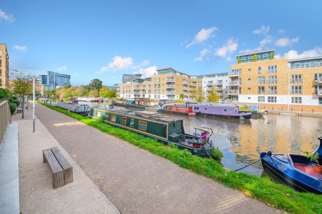 Additional image 13 of 2 bed flat for saleCopland Court, Durham Wharf Drive, Brentford TW8.