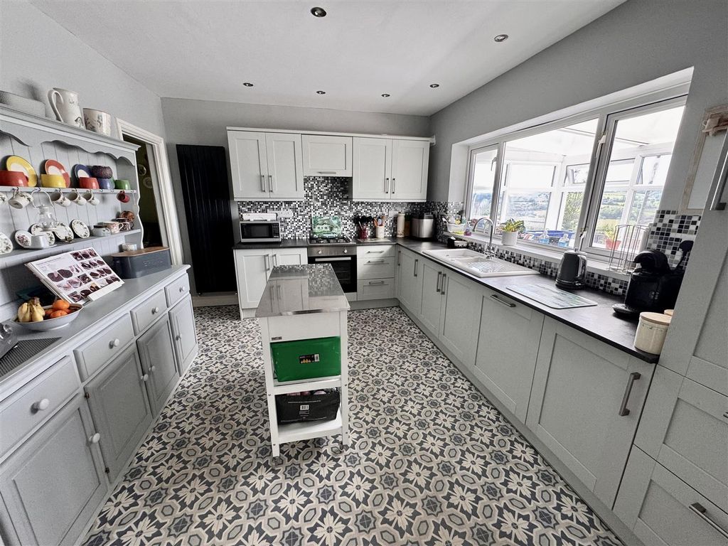 Additional image 3 of 3 bed detached bungalow for saleHeol Y Garn, Garnswllt, Ammanford SA18