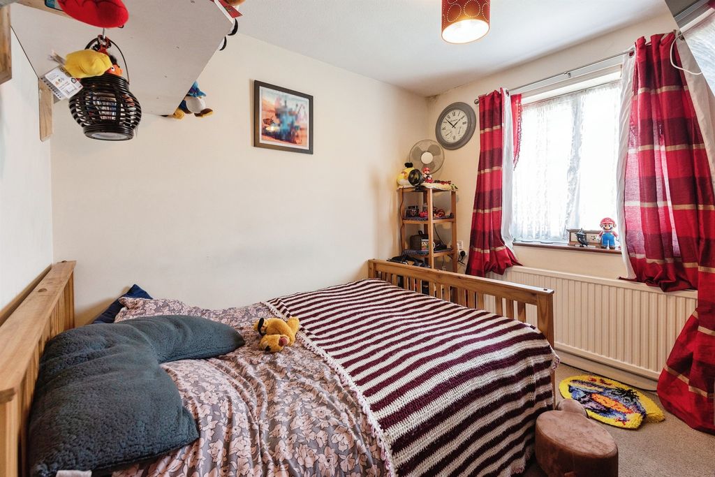 Additional image 5 of 2 bed flat for saleJennings Way, Diss IP22