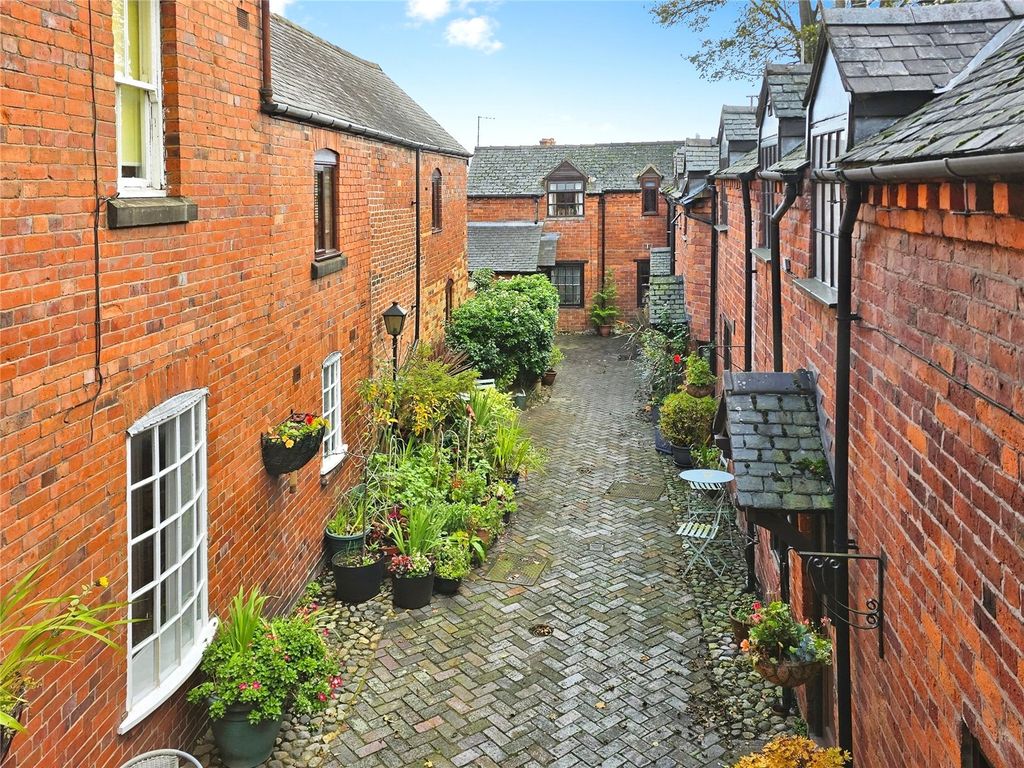 Additional image 6 of 2 bed flat for saleChurch Street, Oswestry, Shropshire SY11