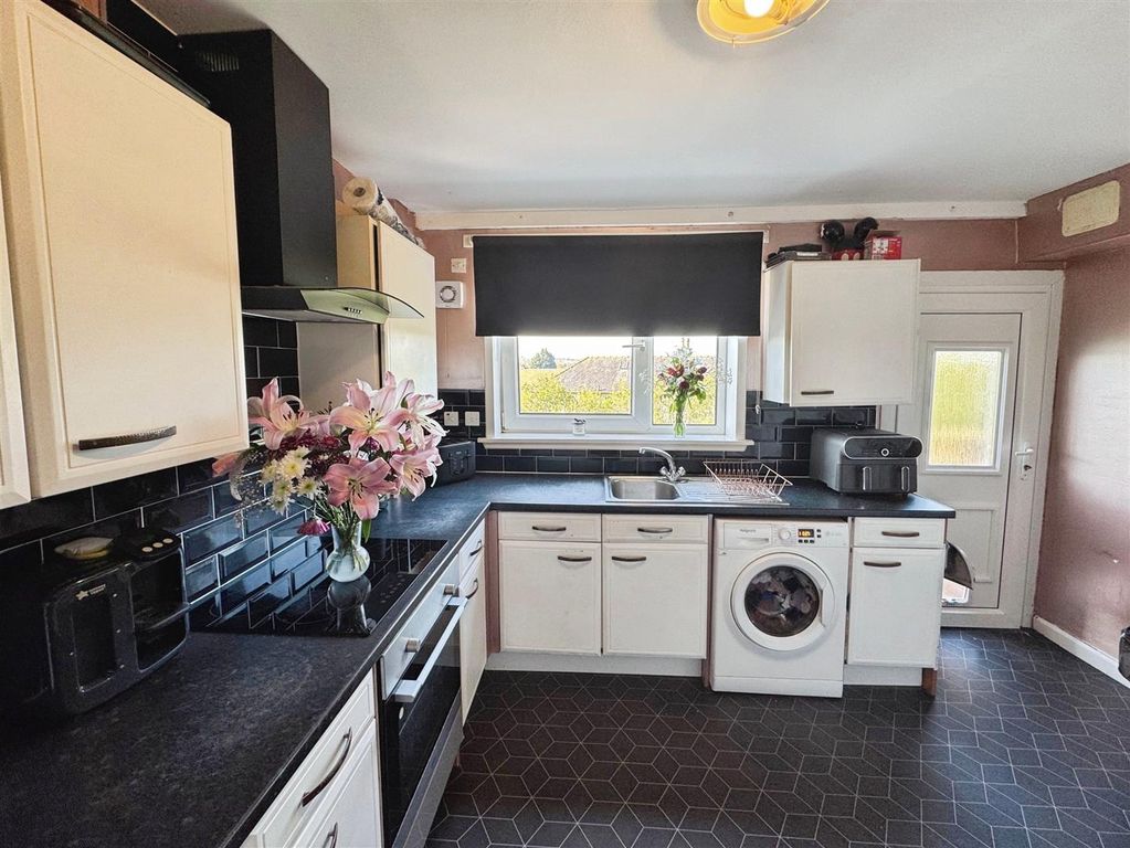 3 bed flat for saleSalisbury Place, Clydebank, Clydebank G81 photo 5