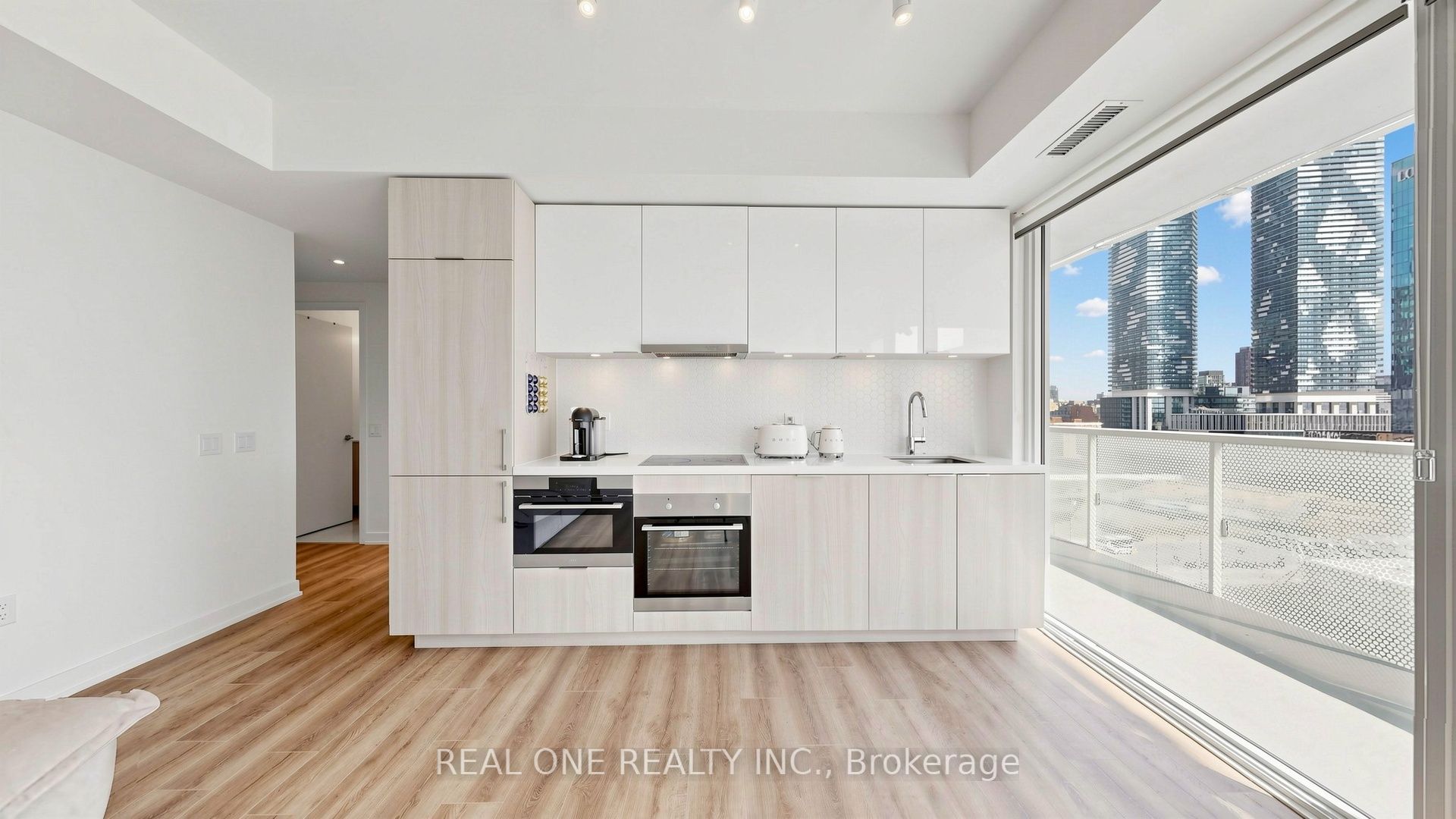 Additional image 4 of 907-15 Queens Quay E, Toronto, ON, M5E 0C5