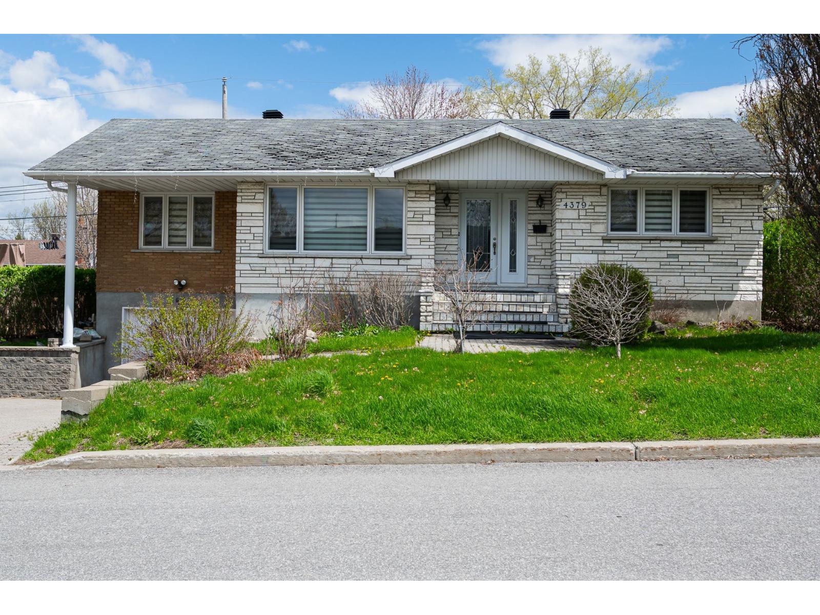 4379 Rue Champagne