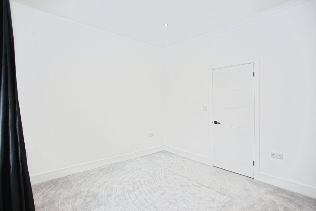 Additional image 6 of 2 bed flat for saleMalpas Road, Newport NP20