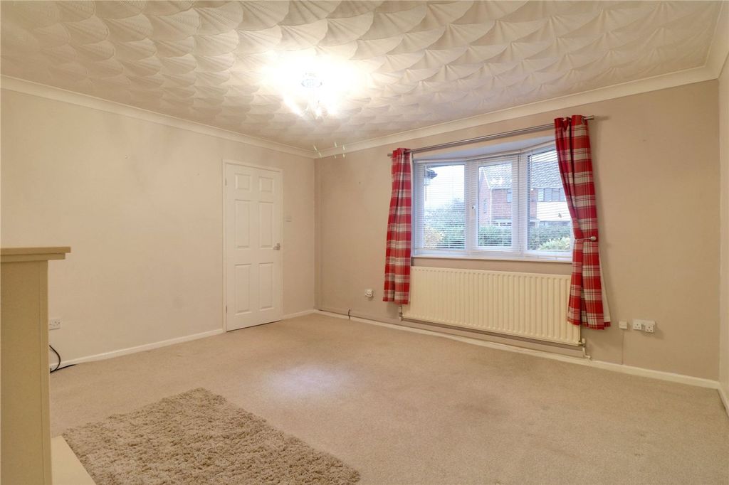 3 bed detached bungalow for saleMillbrook Way, Barton-Upon-Humber DN18 photo 5