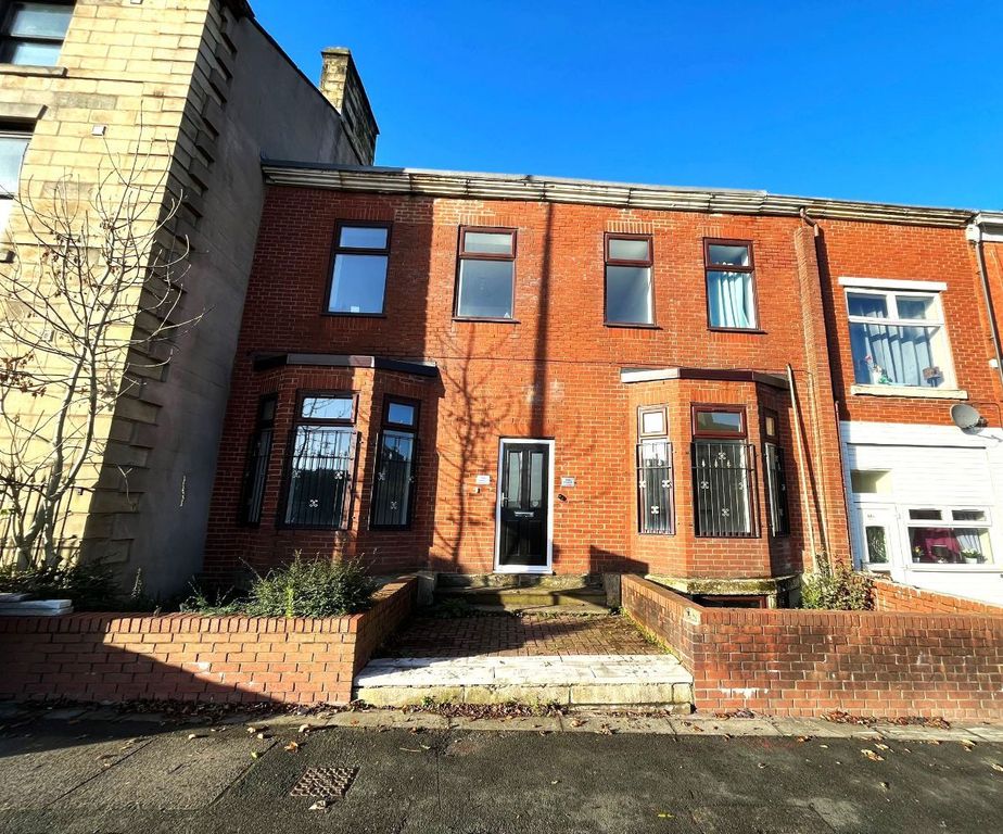 5 bed flat for sale62-64 Preston New Road BB2