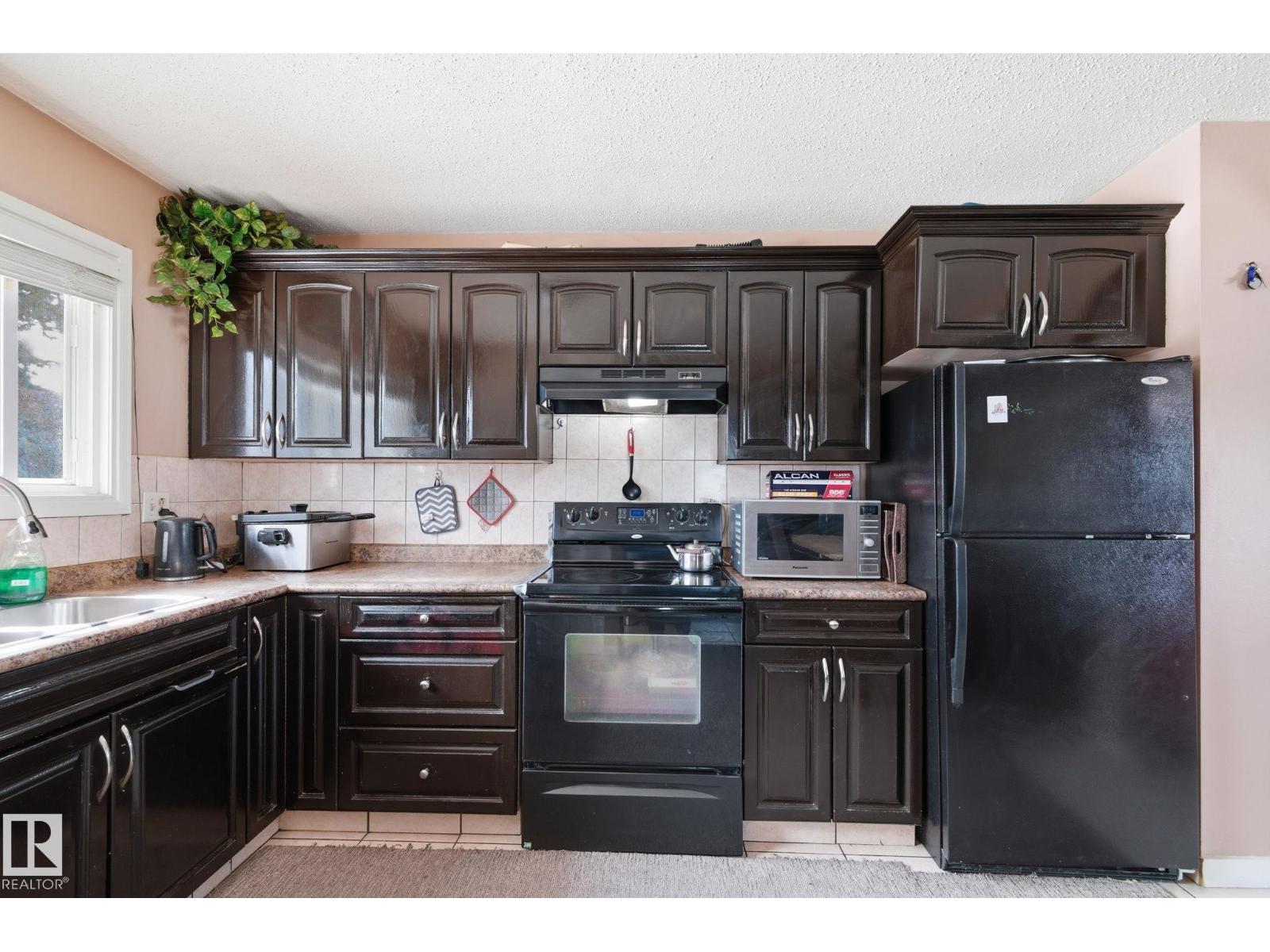 Additional image 5 of 10617 167a Avenue NW, Edmonton, AB, T5X2Y9