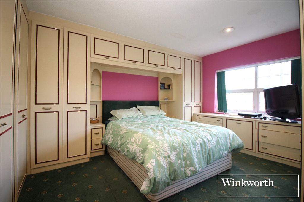 Additional image 9 of 4 bed end terrace house for saleHartfield Avenue, Elstree, Borehamwood, Hertfordshire WD6