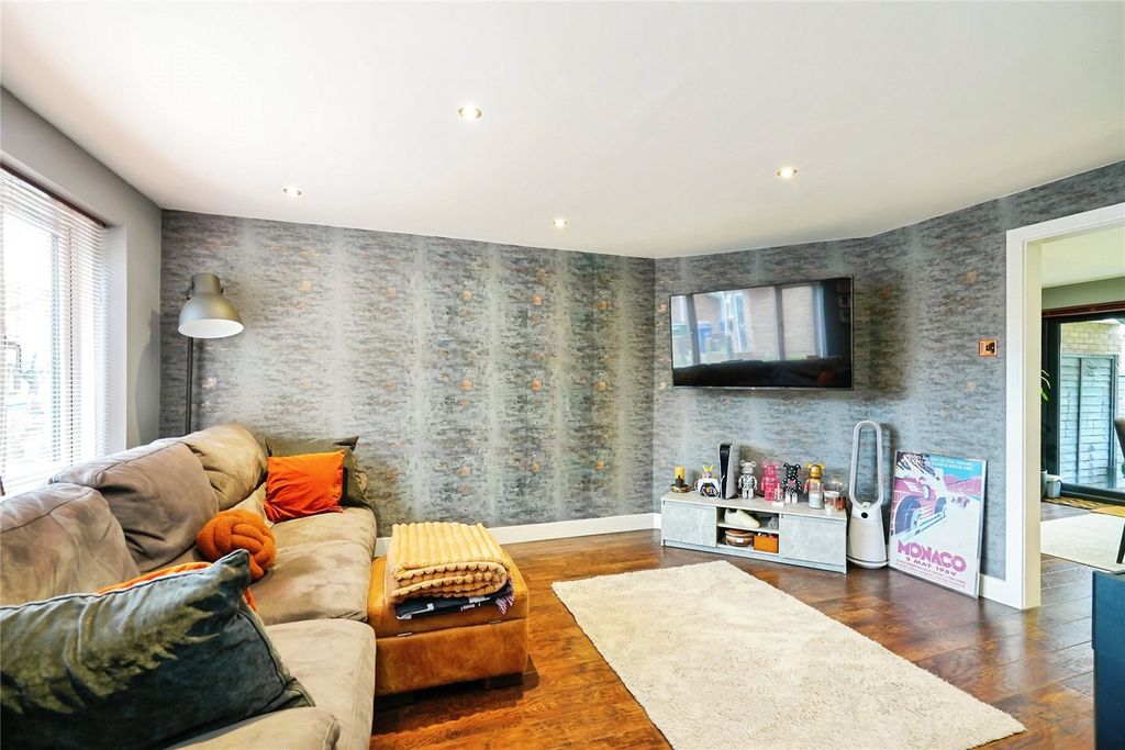 Additional image 12 of 3 bed semi-detached house for saleChichester Close, Bicester, Oxfordshire OX26