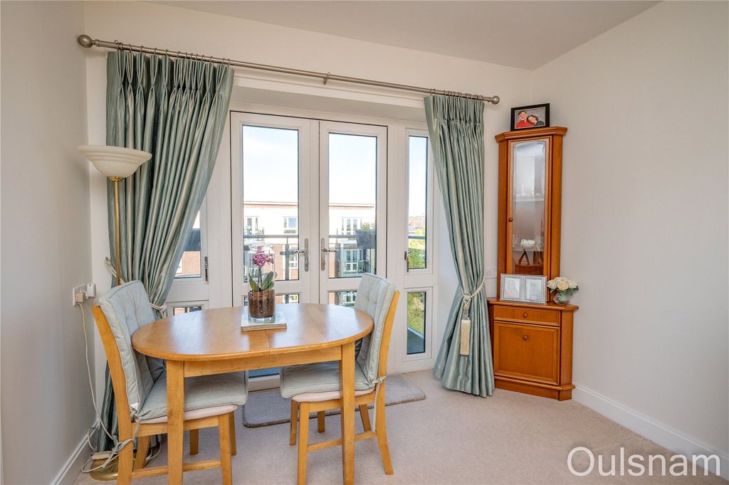 1 bed flat for saleRecreation Road, Bromsgrove, Worcestershire B61 photo 3