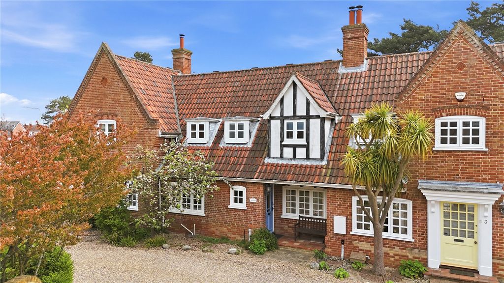 3 bed detached house for saleChurch Farm Road, Aldeburgh, Suffolk IP15