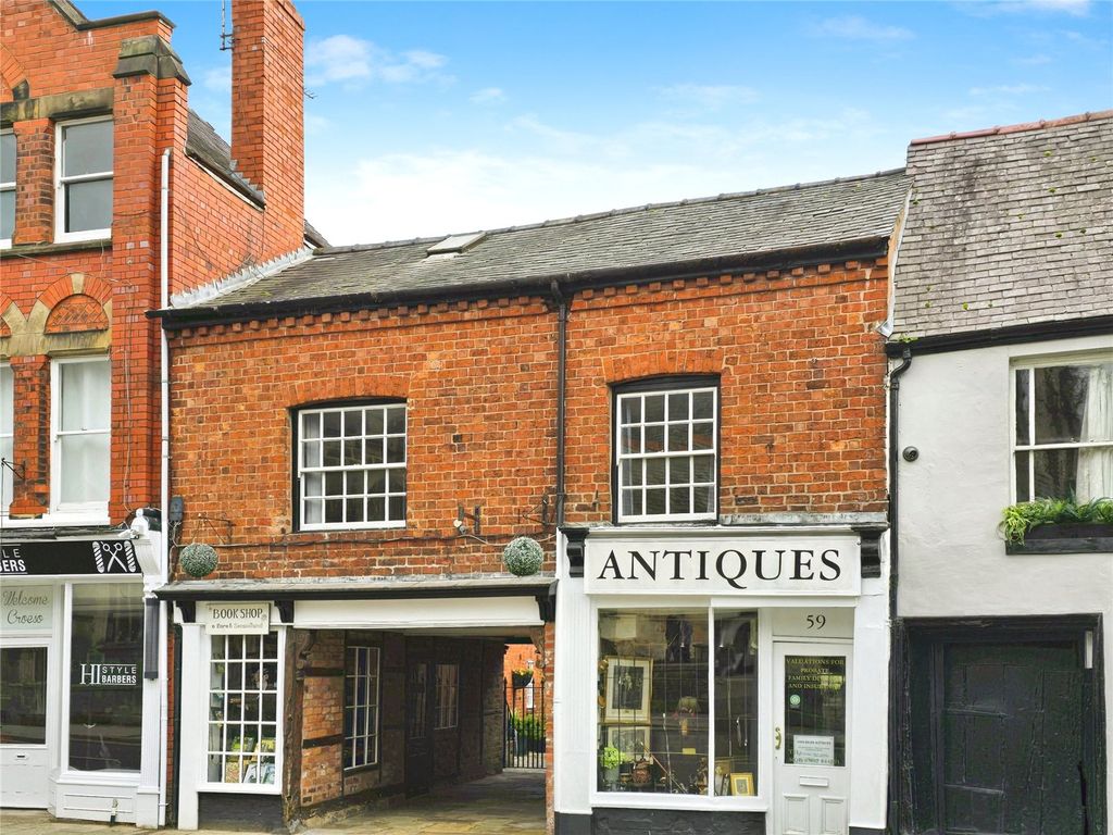 2 bed flat for saleChurch Street, Oswestry, Shropshire SY11