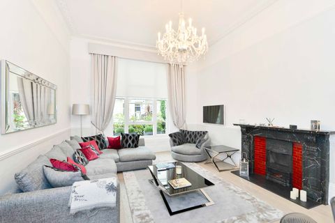 Pembridge Gardens W2