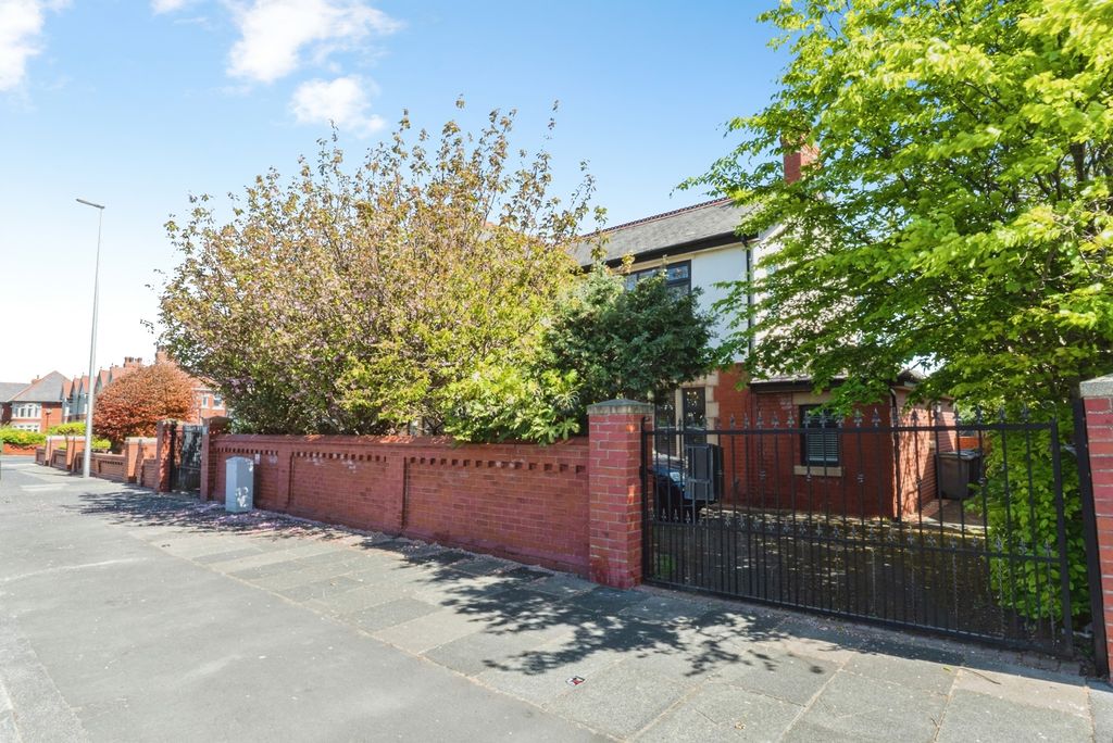 Additional image 30 of 4 bed detached house for saleSt. Annes Road, Blackpool, Lancashire FY4