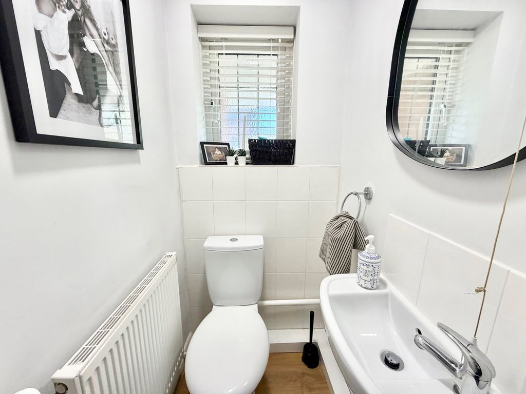 Additional image 18 of 4 bed detached house for saleLakeside Court, Lakeside, Brierley Hill DY5