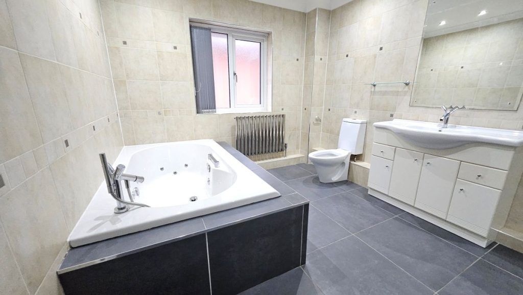 Additional image 32 of 5 bed detached house for sale2 Stokesby Gardens, Lostock. Bolton. BL6