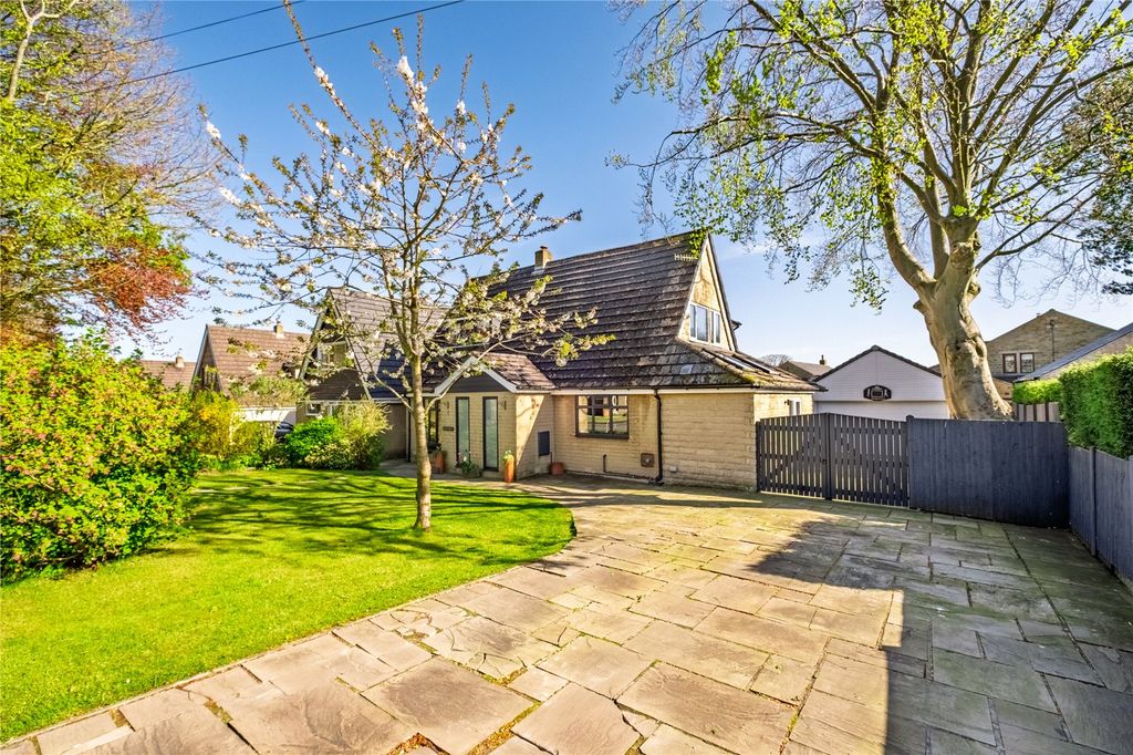 4 bed detached house for saleLockfield Drive, Barnoldswick, Lancashire BB18