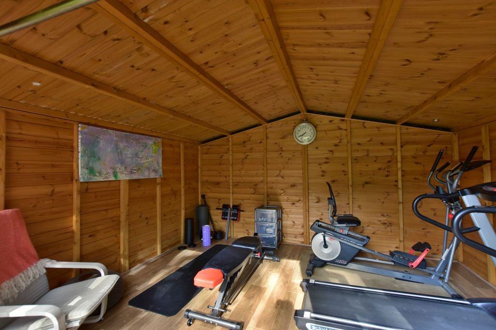Additional image 36 of 4 bed semi-detached house for saleTibbs Hill Road, Abbots Langley WD5