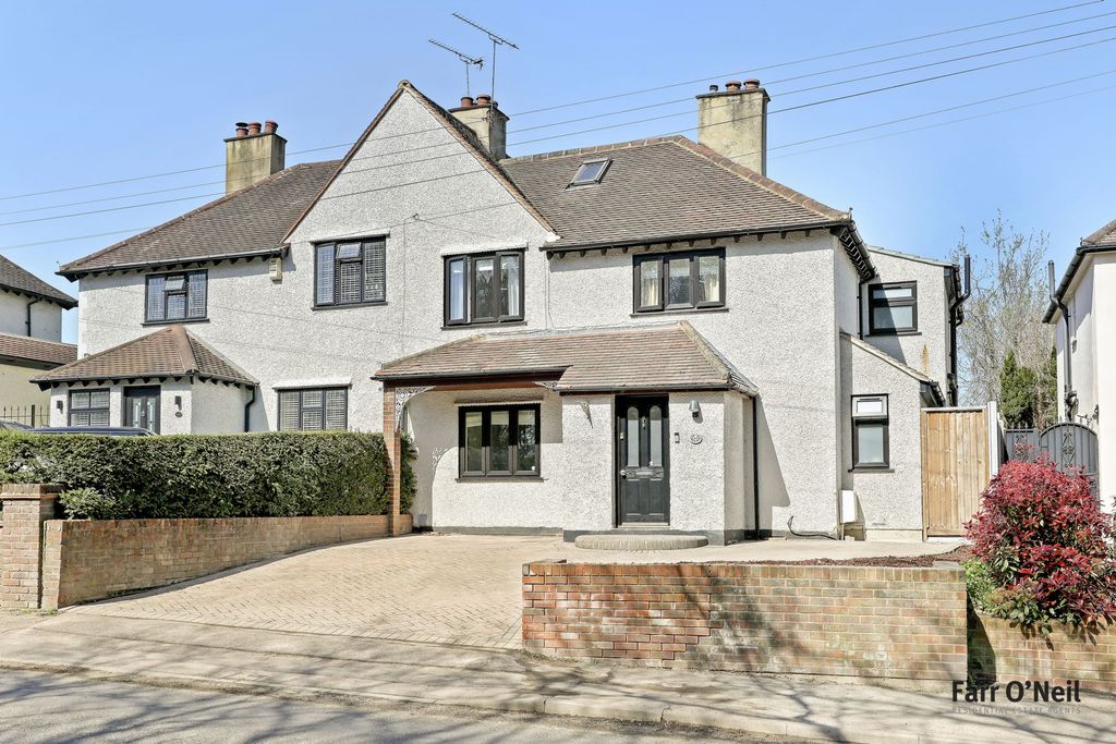 4 bed semi-detached house for saleRoding Lane, Buckhurst Hill IG9