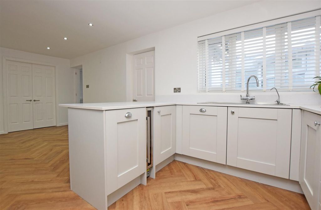 Additional image 8 of 3 bed detached bungalow for salePlas Y Bryn, Abergele, Conwy LL22