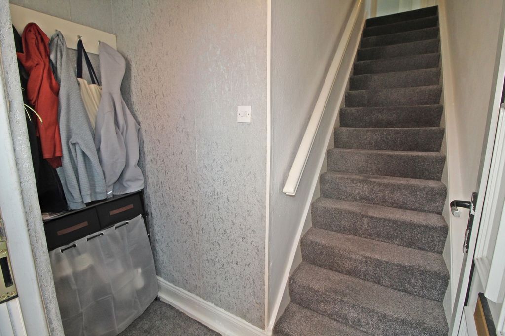 2 bed flat for saleNewsham Road, Blyth NE24 photo 5
