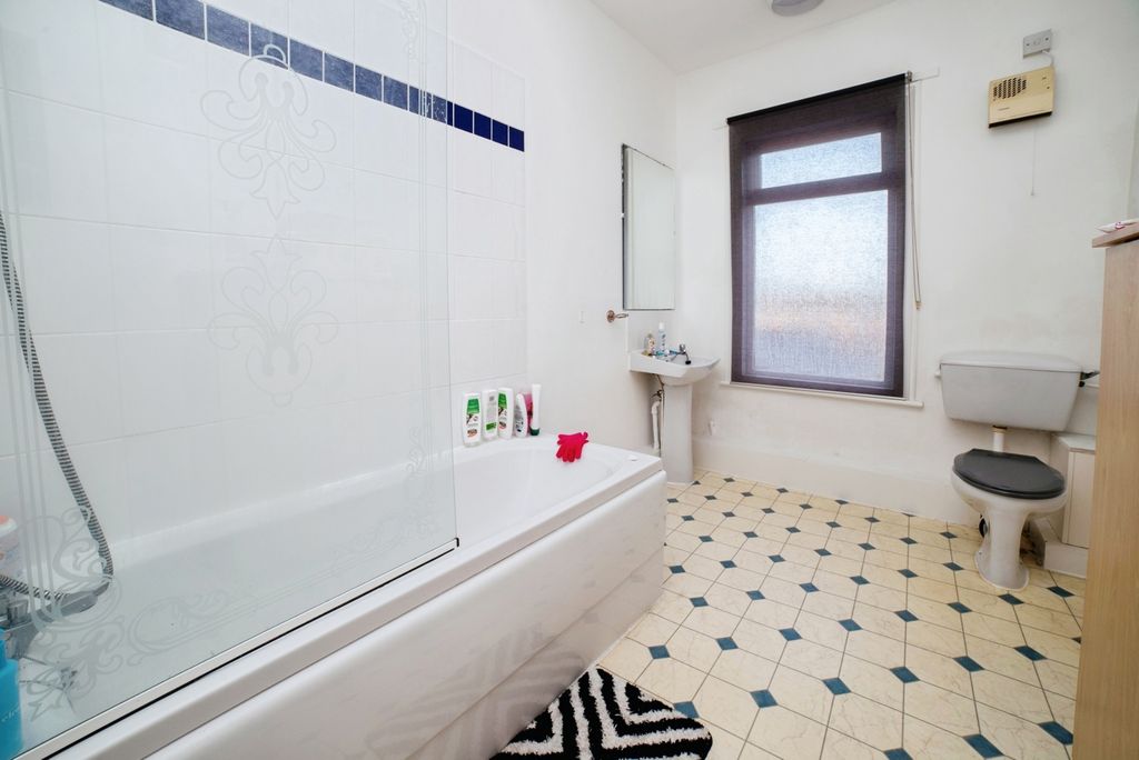 Additional image 15 of 2 bed flat for saleNottingham Road, Somercotes, Alfreton, Derbyshire DE55