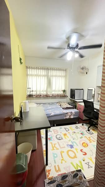 28B Dover Crescent photo 2