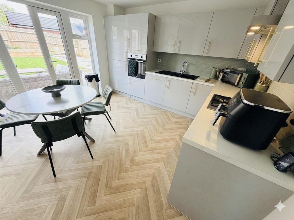 Additional image 5 of 3 bed semi-detached house for saleMaple Close, Atherstone CV9